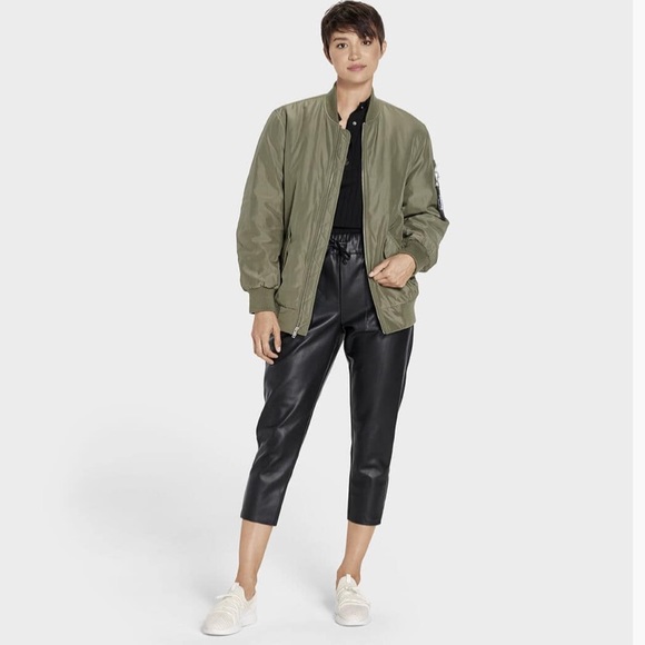 UGG Women’s Frances Oversized Bomber - Picture 10 of 16